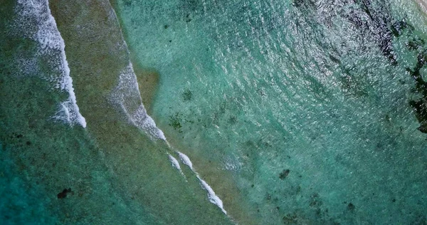 Una Vista Aérea Dron Una Hermosa Isla Tropical Con Agua —  Fotos de Stock