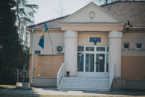 Entrée École Publique Musique Brcko Bosnie Herzégovine — Photo