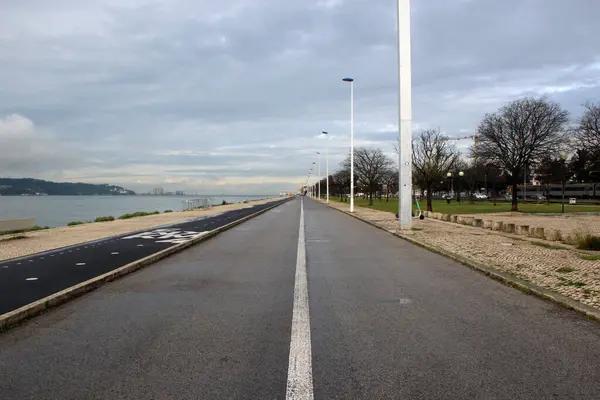 Ein Malerischer Blick Auf Eine Straße Tejo Fluss Lissabon Portugal — Stockfoto