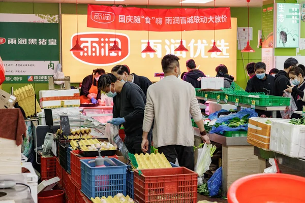 Uma Preparação Bloqueio Covid Pessoas Reunindo Suprimentos Shanghai China — Fotografia de Stock