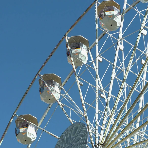 Nordhorn Almanya Daki Lunaparkta Dönme Dolap Güneşli Bir Günde Açık — Stok fotoğraf