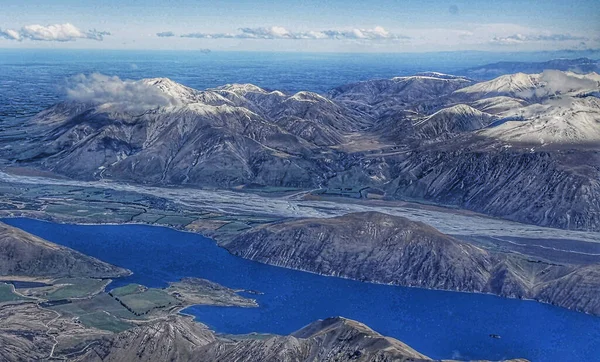 Вид Воздуха Заснеженные Горы Рекой — стоковое фото
