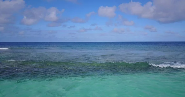 Una Vista Fascinante Hermoso Paisaje Marino Bajo Cielo Nublado —  Fotos de Stock