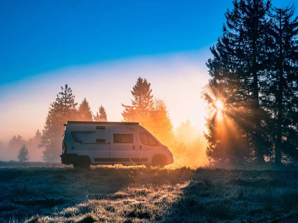 Viaggio Camper Nel Paesaggio Panoramico Della Foresta Nera — Foto Stock