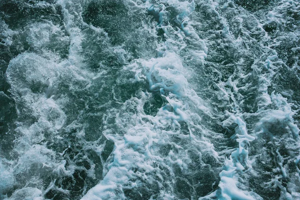 Ένα Κοντινό Πλάνο Από Αφρώδη Κύματα Της Θάλασσας Μεγάλη Για — Φωτογραφία Αρχείου