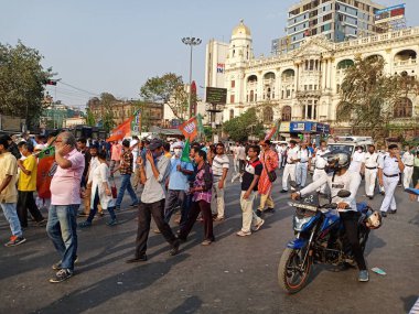 KOLKATA, Batı BENGAL, INDIA - 28 Mart 2022: Bengal BJP, Rampurhat, Birbhum 'lu Boktai' de katliam için Pazartesi günü Kolkata 'da bir mitinge seslendi..