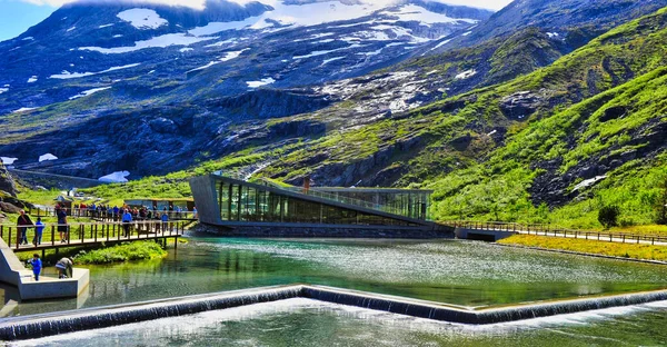 Modern Building Trollstigen Cafe Surrounded Mountains Norway — Stock Photo, Image