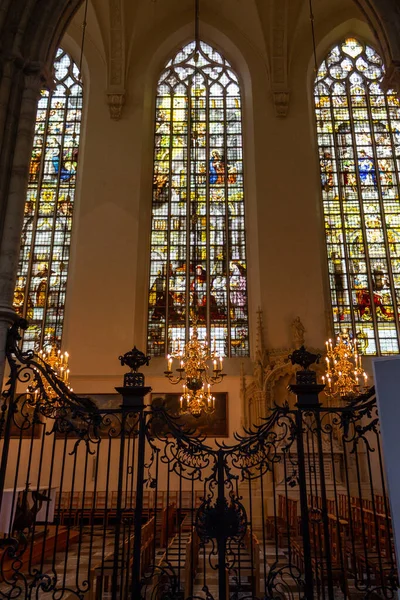 Uma Foto Vertical Interior Catedral São Miguel Santa Gudula Bruxelas — Fotografia de Stock