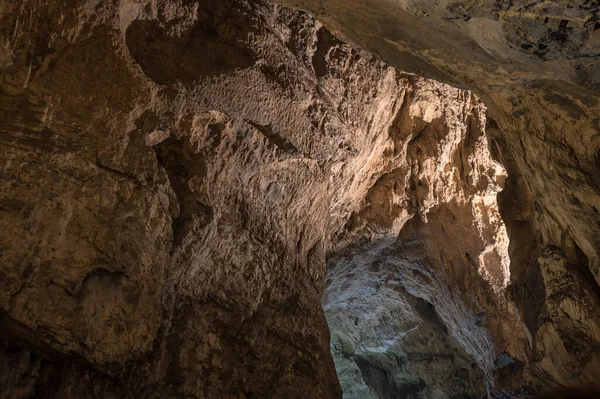 Всередині Деменовської Печери Словаччині — стокове фото