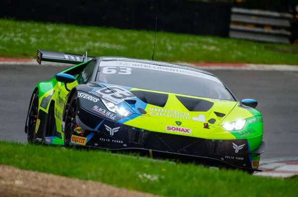 Tiro Ângulo Baixo Carro Verde Lamborghini Orocan Durante Corrida Campeonato — Fotografia de Stock