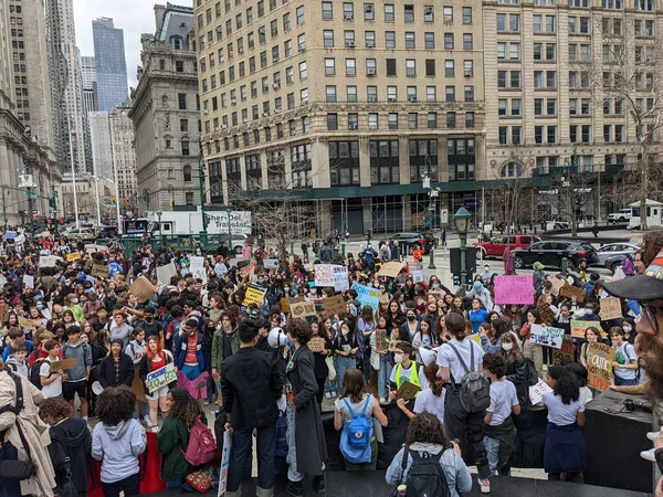 Zbliżenie Grup Studenckich Zebranych Foley Square Nowym Jorku Aby Domagać — Zdjęcie stockowe