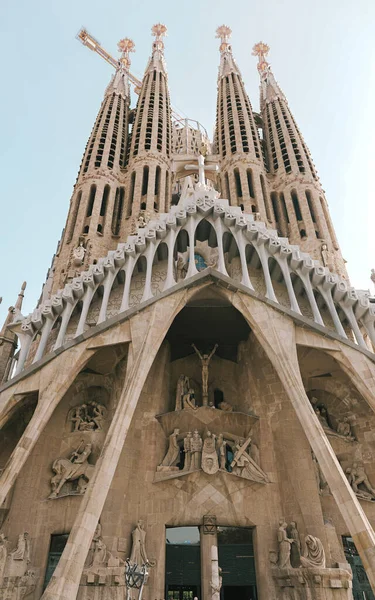 Plan Vertical Faible Angle Une Belle Sagrada Familia Historique Par — Photo