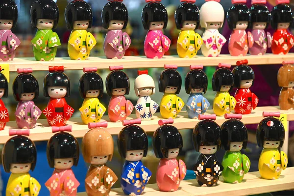 日本人偶系列受迷你木乃伊玩偶销售传统的启发 — 图库照片