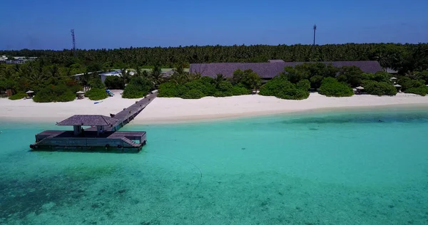 Beau Cliché Une Lagune Tropicale Avec Une Petite Île — Photo