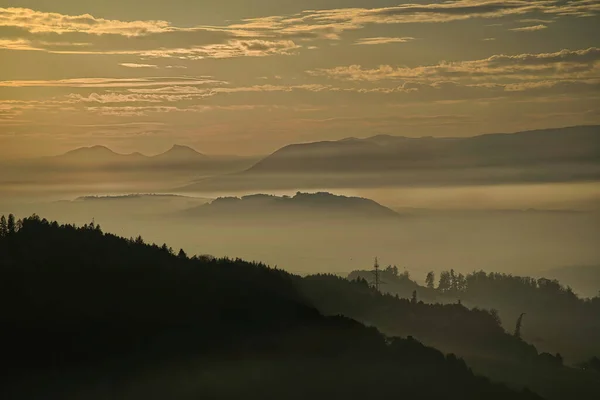 Krásný Západ Slunce Nad Přírodou Švýcarsku — Stock fotografie