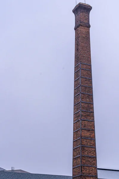 Vertical Shot Tall Chimney Tower Made Red Brick Rising Sky — Stock Photo, Image