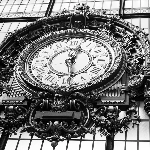 Ángulo Bajo Gran Reloj Ornamentado Museo Orsay París Francia Filmado —  Fotos de Stock