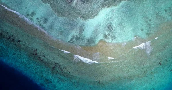 Αεροφωτογραφία Ενός Όμορφου Τροπικού Νησιού Καθαρά Νερά Και Ήρεμα Αφρώδη — Φωτογραφία Αρχείου
