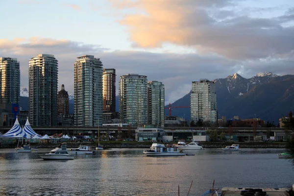 Beautiful View Tall Modern Buildings Sea Port — Stock Photo, Image