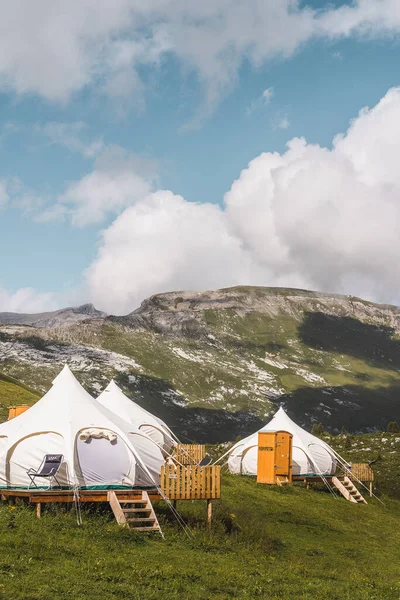 Schöne Aussicht Auf Die Wanderlager Den Bergen — Stockfoto