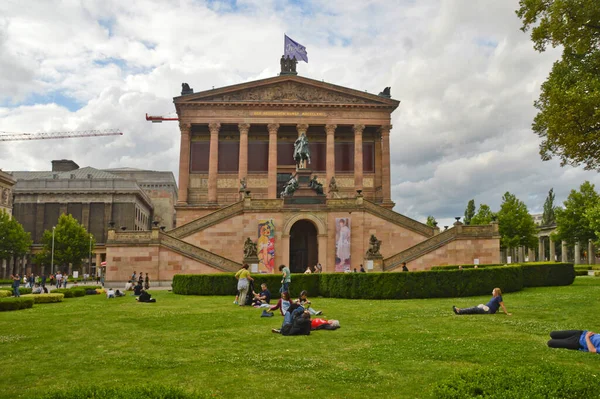 Μια Όμορφη Φωτογραφία Της Πρόσοψης Της Alte Nationalgalerie Ενάντια Στο — Φωτογραφία Αρχείου