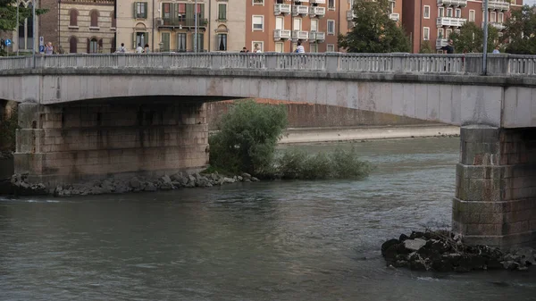 Una Hermosa Vista Del Río Adigio Ponte Nuovo Verona Italia — Foto de Stock