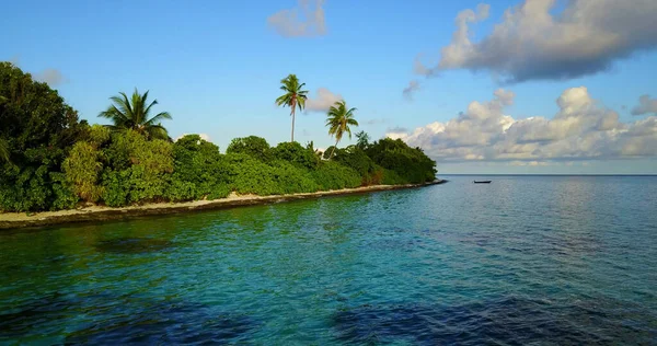 Hermoso Plano Una Laguna Tropical Con Una Pequeña Isla — Foto de Stock