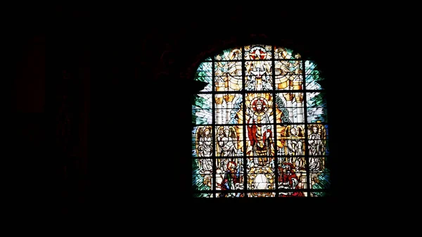 Okno Barevného Skla Tmavém Kostele Velká Británie — Stock fotografie