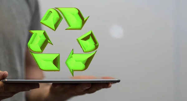 Holograma Setas Verdes Reciclagem Projetadas Partir Tablet Homem — Fotografia de Stock