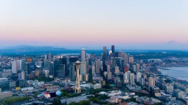 2021 Ağustos 'unda Washington, Seattle şehir merkezinin panoramik görüntüsü