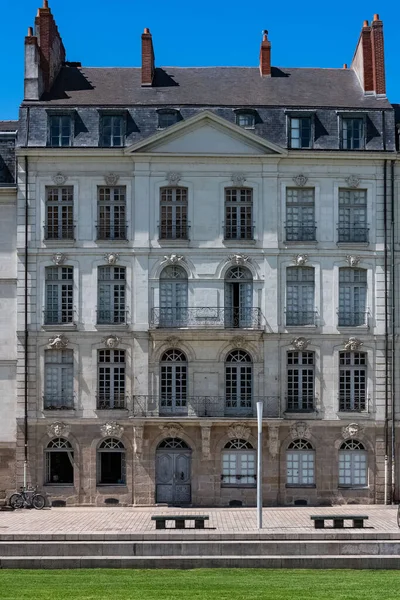 Nantes Vacker Stad Frankrike Gamla Krokiga Fasader Quai Turenne Den — Stockfoto