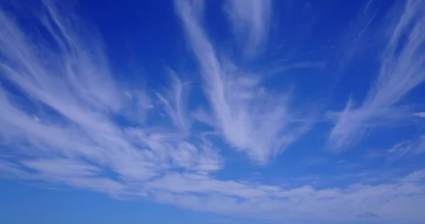 Ein Schöner Blick Auf Einen Blauen Himmel Mit Wolken — Stockfoto