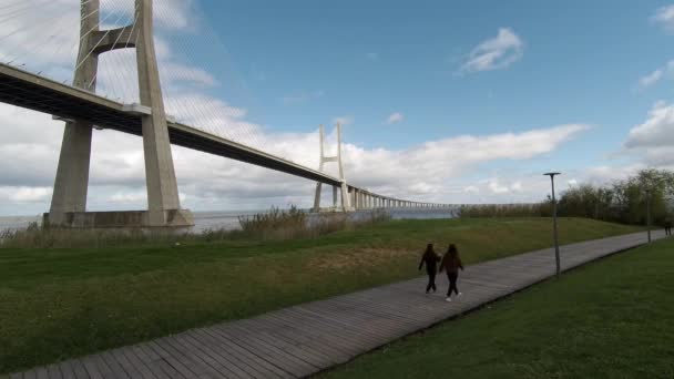 Zeitraffer Aufnahme Der Vasco Gama Brücke Lissabon Portugal — Stockvideo