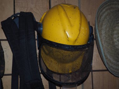 Endüstriyel bir kaskın fotoğrafı.