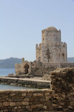 Methoni Kalesi 'nin Messenia, Moreloponnese, Yunanistan üzerine dikey çekimi