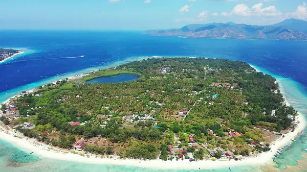 Eine Drohne Aus Der Luft Über Einer Besiedelten Tropischen Insel — Stockfoto