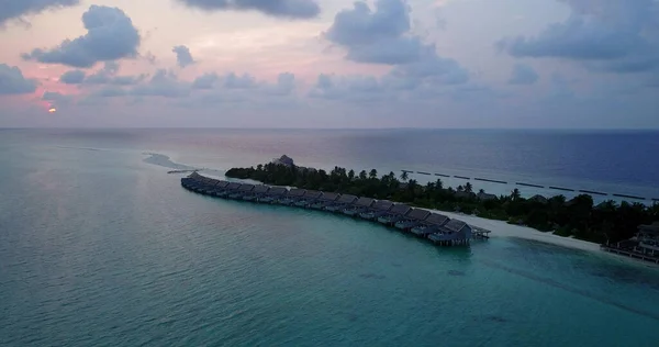 日落时马尔代夫美丽风景的鸟瞰 — 图库照片