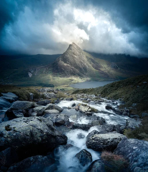 Een Verticaal Schot Van Mount Tryfan Ogwen Valley Snowdonia Wales — Stockfoto