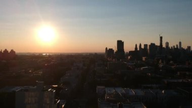 Manhattan 'da günbatımında yüksek drone atışı