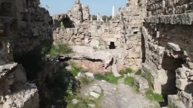 Kuzey Kıbrıs, Famagusta 'da Salamis Harabeleri' nin güzel bir manzarası