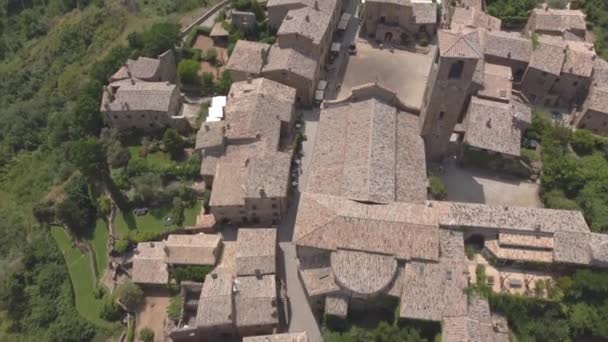 Μια Εναέρια Λήψη Μιας Αρχαίας Μικρής Πόλης Στην Ιταλία — Αρχείο Βίντεο