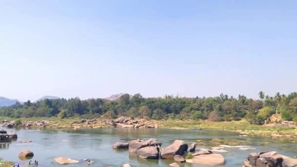 Una Bella Vista Lunga Del Tungabhadra Fiume Panning Video — Video Stock