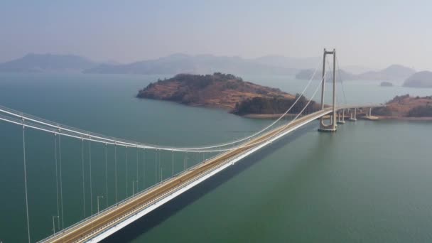 Die Drohnenaufnahmen Von Der Hängebrücke Die Das Meer Überquert Südkorea — Stockvideo
