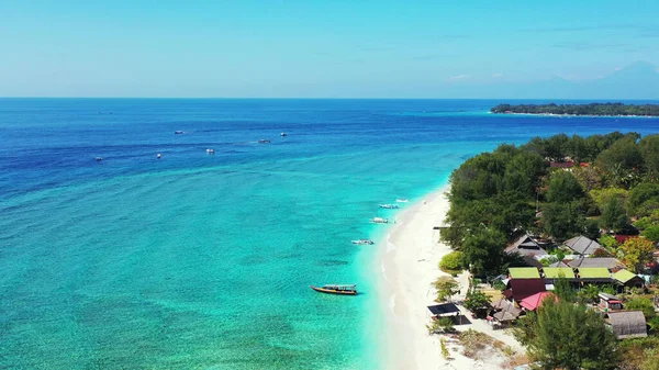 Eine Drohne Aus Der Luft Die Eine Bewohnte Insel Auf — Stockfoto