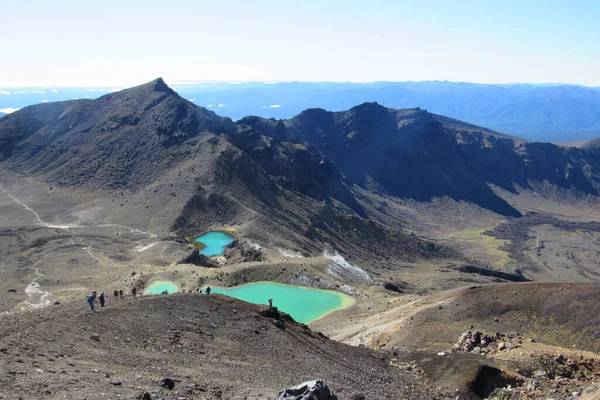 Luftaufnahme Eines Sees Felsigen Mit Sträuchern Bedeckten Hügeln Tongariro Nationalpark — Stockfoto