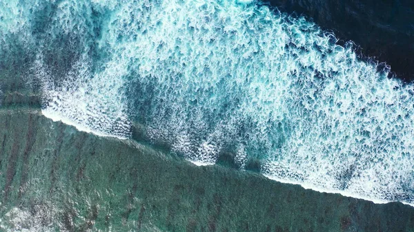 Vacker Utsikt Över Ett Hav Med Skummande Vågor Asien — Stockfoto