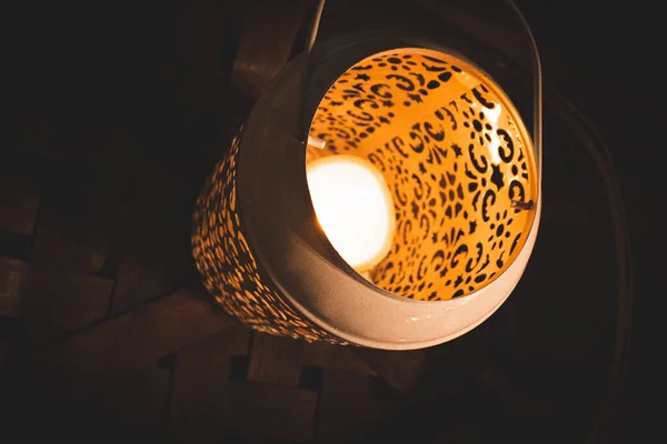Arka Planda Bir Sepet Fenerinin Yakın Plan Çekimi — Stok fotoğraf