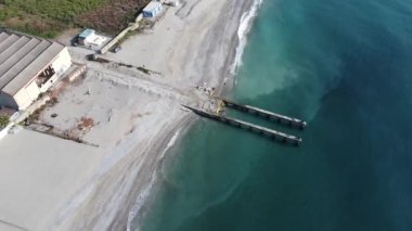 Liguria, İtalya 'da Albenga kıyılarının havadan görünüşü