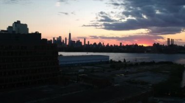 New York, ABD 'deki Manhattan binalarının günbatımının hava görüntüsü.