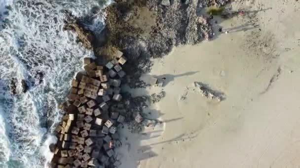 一架无人驾驶飞机在墨西哥坎昆拍摄的美丽海滩的空中录像 — 图库视频影像